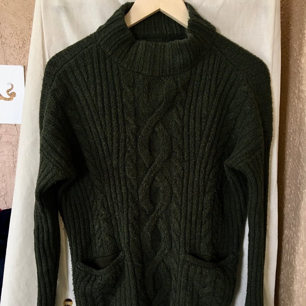 Abercrombie olive green turtleneck sweater